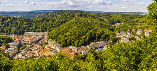 Kort på Karlovy Vary på sommaren