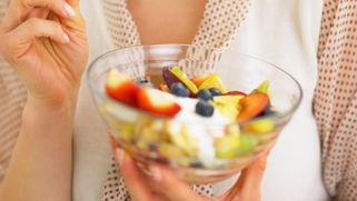 Obsalat aus frischen Früchten